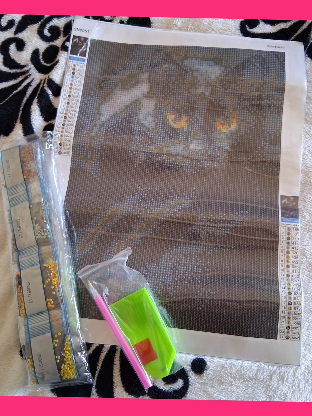 Diamond Painting Kit with Cat Design - Brown & Yellow Eyes